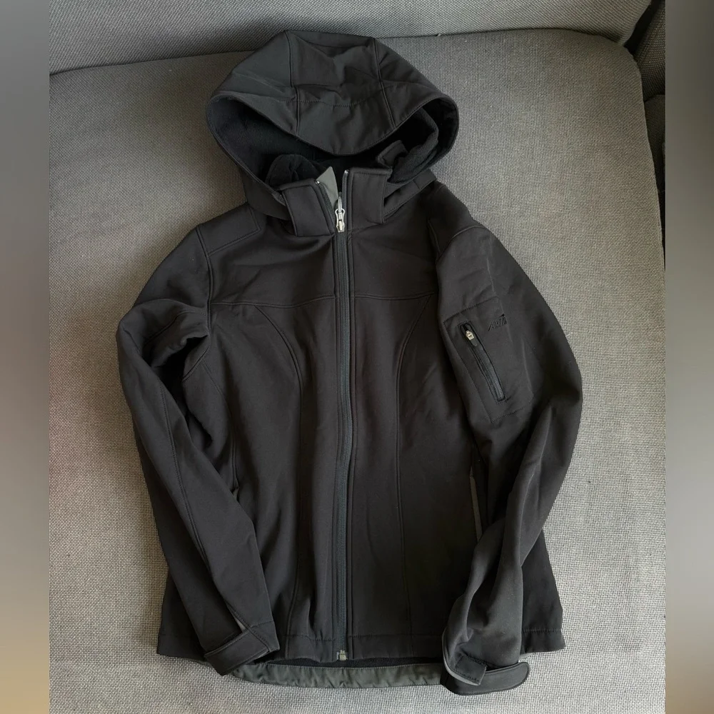 AVIA Softshell Jacket – Water-Resistant, Size M - Picture 10 of 13